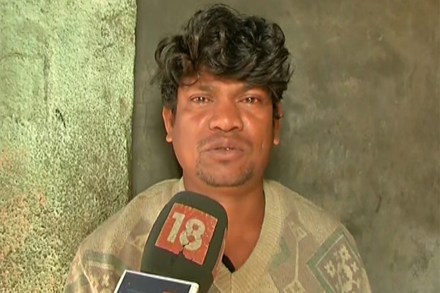 માતાપિતાએ શું કહ્યું? : આ મામલે છોકરીના પિતા અનિલભાઈએ જણાવ્યું હતું કે, બનાવના દિવસે અમે મજૂરી કરવા માટે ગયા હતા. છોકરી સ્કૂલે ગઈ હતી. ત્યાંથી આવીને ગળેફાંસો ખાઈ લીધો હતો. મરતા પહેલા સુસાઇડ નોટ લખી છે. જેમાં લખ્યું છે કે નાની દીકરીને ખુશ રાખજો. સ્કૂલમાં શિક્ષકો મારતા હોવાનું અમારા ધ્યાનમાં આવ્યું નથી. શિક્ષકો મારી દીકરીને સારી રીતે ભણાવતા હતા. અમને બિલકુલ લખવા વાંચતા નથી આવડતું પરંતુ મારી દીકરીને શિક્ષકો સારી રીતે ભણાવતા હોવાથી તે લખી વાંચી શકતી હતી. જોકે, દીકરીને સ્કૂલના બાળકો ડરાવતા હતા કે શિક્ષકો તેને માર મારશે. માતાપિતાએ શું કહ્યું? : આ મામલે છોકરીના પિતા અનિલભાઈએ જણાવ્યું હતું કે, બનાવના દિવસે અમે મજૂરી કરવા માટે ગયા હતા. છોકરી સ્કૂલે ગઈ હતી. ત્યાંથી આવીને ગળેફાંસો ખાઈ લીધો હતો. મરતા પહેલા સુસાઇડ નોટ લખી છે. જેમાં લખ્યું છે કે નાની દીકરીને ખુશ રાખજો. સ્કૂલમાં શિક્ષકો મારતા હોવાનું અમારા ધ્યાનમાં આવ્યું નથી. શિક્ષકો મારી દીકરીને સારી રીતે ભણાવતા હતા. અમને બિલકુલ લખવા વાંચતા નથી આવડતું પરંતુ મારી દીકરીને શિક્ષકો સારી રીતે ભણાવતા હોવાથી તે લખી વાંચી શકતી હતી. જોકે, દીકરીને સ્કૂલના બાળકો ડરાવતા હતા કે શિક્ષકો તેને માર મારશે.