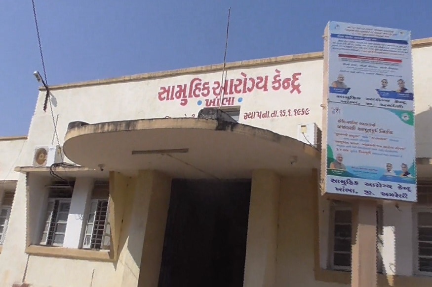 વિગતે ઘટના જોઈએ તો, પતિ સાથે રિસાઈ જતા પત્ની પોતાના પિયરે વીરપુર જતા રહ્યા હતા, ત્યારબાદ તેઓ પોતાની બહેનના ઘરે ખાંભા આવ્યા હતા. આ સમયે તેના પતિને જાણ થઈ કે, પત્ની સાળીના ઘરે છે, તો ઉશ્કેરાટમાં આવેલા પતિએ સાળીના ઘરે આવી બબાલ કરી અને પત્ની સાથે ત્યાં જ ઝગડો કર્યો. બંને વચ્ચે ચાલેલી ચર્ચામાં ઉશ્કેરાયેલા પતિએ ધારદાર હથિયારથી નાક કાપી નાખ્યું. પતિની બર્બરતા આટલે જ અટકતી નથી, પતિએ પત્નીના કાપેલા નાકનું પડીકુ વાળ્યું અને ખીસ્સામાં નાખી ભાગી ગયો. વિગતે ઘટના જોઈએ તો, પતિ સાથે રિસાઈ જતા પત્ની પોતાના પિયરે વીરપુર જતા રહ્યા હતા, ત્યારબાદ તેઓ પોતાની બહેનના ઘરે ખાંભા આવ્યા હતા. આ સમયે તેના પતિને જાણ થઈ કે, પત્ની સાળીના ઘરે છે, તો ઉશ્કેરાટમાં આવેલા પતિએ સાળીના ઘરે આવી બબાલ કરી અને પત્ની સાથે ત્યાં જ ઝગડો કર્યો. બંને વચ્ચે ચાલેલી ચર્ચામાં ઉશ્કેરાયેલા પતિએ ધારદાર હથિયારથી નાક કાપી નાખ્યું. પતિની બર્બરતા આટલે જ અટકતી નથી, પતિએ પત્નીના કાપેલા નાકનું પડીકુ વાળ્યું અને ખીસ્સામાં નાખી ભાગી ગયો.