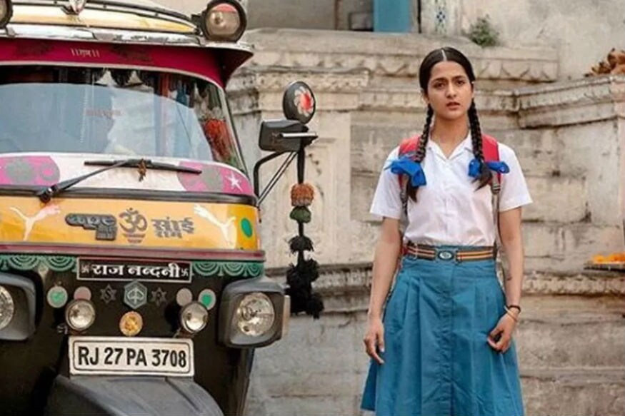 લવ આજકલમાં કાર્તિક સામે લીડ રોલમાં જે અભિનેત્રી છે તે કોણ છે? આ સવાલ સોશિયલ મીડિયામાં લોકો ખૂબ શોધી રહ્યા છે. તો તમને જણાવી દઇએ કે શુક્રવાર એટલે કે 14 ફેબ્રુઆરીએ રીલિઝ થનારી ફિલ્મ લવ આજ કલ 2ની આ બીજી અભિનેત્રીનું નામ છે આરુષિ. જે કાર્તિક આર્યન સાથે રોમાન્સ કરતી નજરે પડશે. લવ આજકલમાં કાર્તિક સામે લીડ રોલમાં જે અભિનેત્રી છે તે કોણ છે? આ સવાલ સોશિયલ મીડિયામાં લોકો ખૂબ શોધી રહ્યા છે. તો તમને જણાવી દઇએ કે શુક્રવાર એટલે કે 14 ફેબ્રુઆરીએ રીલિઝ થનારી ફિલ્મ લવ આજ કલ 2ની આ બીજી અભિનેત્રીનું નામ છે આરુષિ. જે કાર્તિક આર્યન સાથે રોમાન્સ કરતી નજરે પડશે.