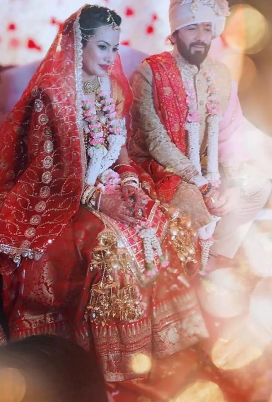 કામ્યાએ આ લગ્ન મુંબઇ ખાતે તેના ઘરે જ કર્યા હતા. જ્યાં તેના પરિવારના સભ્યો સાથે ટીવી ઇન્ડસ્ટ્રીના જાણીતા સેલેબ્રિટી પણ હાજર રહ્યા હતા. કામ્યાએ આ લગ્ન મુંબઇ ખાતે તેના ઘરે જ કર્યા હતા. જ્યાં તેના પરિવારના સભ્યો સાથે ટીવી ઇન્ડસ્ટ્રીના જાણીતા સેલેબ્રિટી પણ હાજર રહ્યા હતા.