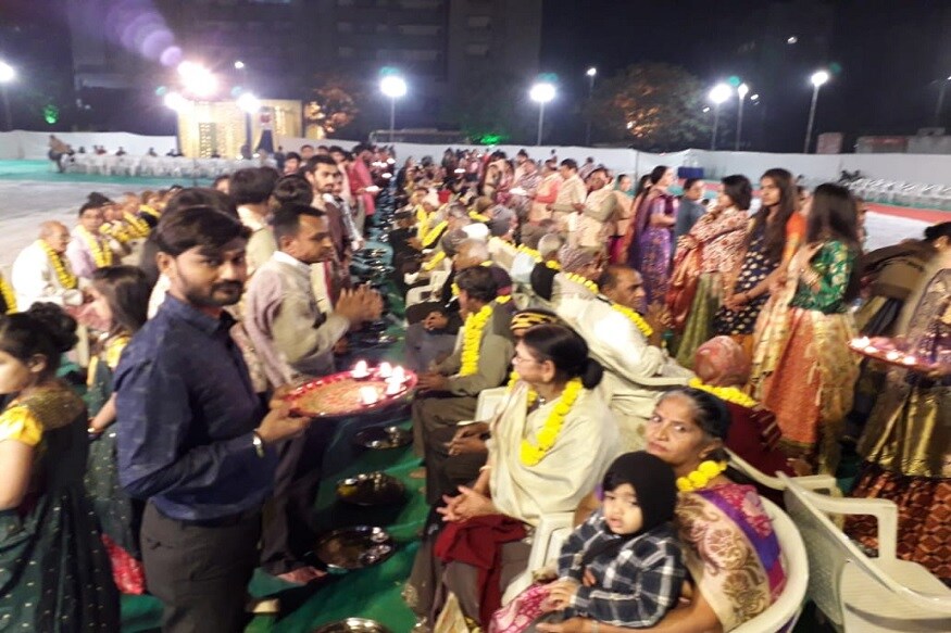 ખોડિયાર માનું એક ઐતિહાસીક મંદિર ભાવનગર જિલ્લાના તળાજા તાલુકાના ભારોલી ગામે આવેલુ છે. જ્યાં ખોડિયાર મા તેમજ ચામુડાં તથા અન્ય માનાં સથાનક આવેલાં છે. આ ઉપરાંત લેઉવા પટેલ સમાજેખોડીયાર માતાજીનુ ભવ્ય મંદીર ખોડલધામ - કાગવડ, તા. જેતપુર જી. રાજકોટ ખાતે મંદિરનુ નિર્માણ કરેલ છે. જેની મુર્તી પ્રતિષ્ઠા 21 જાન્યુઆરી 2017માં થયેલી છે. ખોડિયાર માનું એક ઐતિહાસીક મંદિર ભાવનગર જિલ્લાના તળાજા તાલુકાના ભારોલી ગામે આવેલુ છે. જ્યાં ખોડિયાર મા તેમજ ચામુડાં તથા અન્ય માનાં સથાનક આવેલાં છે. આ ઉપરાંત લેઉવા પટેલ સમાજેખોડીયાર માતાજીનુ ભવ્ય મંદીર ખોડલધામ - કાગવડ, તા. જેતપુર જી. રાજકોટ ખાતે મંદિરનુ નિર્માણ કરેલ છે. જેની મુર્તી પ્રતિષ્ઠા 21 જાન્યુઆરી 2017માં થયેલી છે.