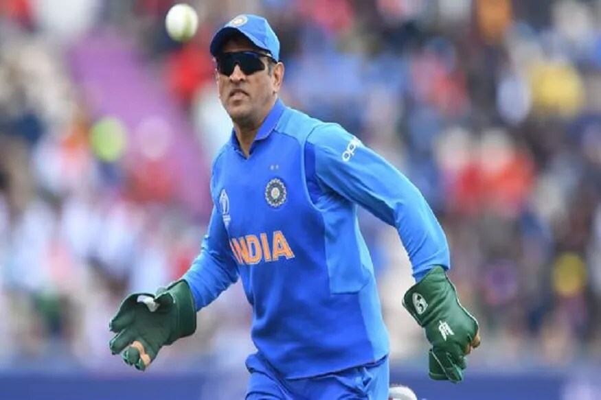 મિહીર દિવાકરનું કહેવું છે કે ધોની (MS Dhoni) હાલ નિવૃત્તી મામલે નથી વિચારી રહ્યા. પીટીઆઇને આપેલા ઇન્ટરવ્યૂમાં તેમણે ધોની વિષે વાત કરતા કહ્યું કે એક મિત્ર હોવાના કારણે અમે ક્રિકેટ વિષે વાત નથી કરતા. પણ તેમને જોઇને તેવું લાગતું નથી કે તે જલ્દી નિવૃત્તિ લે. તે આઇપીએલમાં રમવા માટે તૈયાર છે. અને આ માટે તેમણે ખૂબ મહેનત કરી છે. મિહીર દિવાકરનું કહેવું છે કે ધોની (MS Dhoni) હાલ નિવૃત્તી મામલે નથી વિચારી રહ્યા. પીટીઆઇને આપેલા ઇન્ટરવ્યૂમાં તેમણે ધોની વિષે વાત કરતા કહ્યું કે એક મિત્ર હોવાના કારણે અમે ક્રિકેટ વિષે વાત નથી કરતા. પણ તેમને જોઇને તેવું લાગતું નથી કે તે જલ્દી નિવૃત્તિ લે. તે આઇપીએલમાં રમવા માટે તૈયાર છે. અને આ માટે તેમણે ખૂબ મહેનત કરી છે.