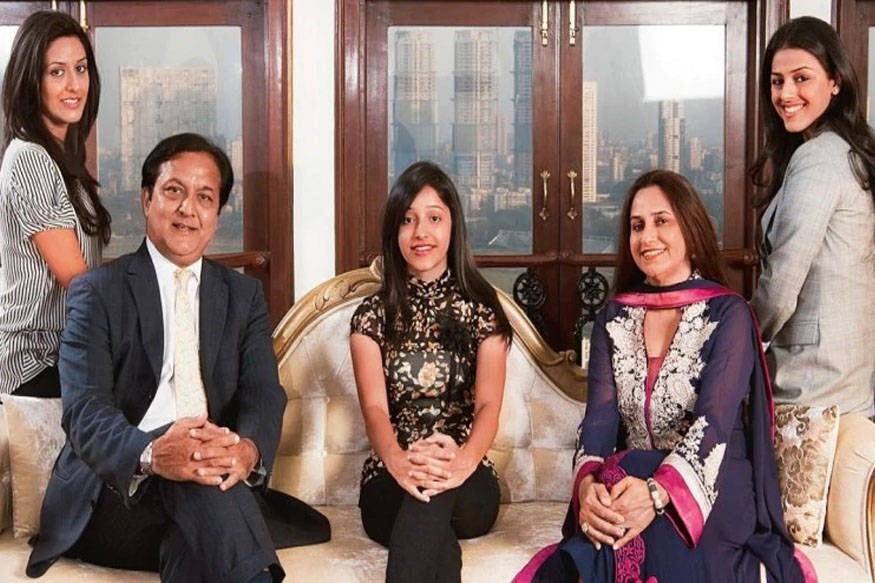 નવી દિલ્હી : યસ બેંક (Yes Bank)ના સહ-સંસ્થાપક રાણા કપૂર (Rana Kapoor) ભારતમાં પોતાની તમામ સંપત્તિ વેચીને વિદેશ ભાગી જવાની તૈયારીમાં હતા. જોકે આ પહેલા જ ઇન્ફોર્સમેન્ટ ડિરોક્ટરેટ (ED)એ તેમને કસ્ટડીમાં લઈ લીધા. ઈડીની કસ્ટડીમાં આવતાં પહેલા રાણા કપૂર ભારતમાં પોતાની ત્રણ મોટી પ્રોપર્ટી વેચવાના પ્રયાસમાં હતા, જેની કિંમત 1000 કરોડ રૂપિયા હોવાનું કહેવાય છે. રાણાની આ પ્રોપર્ટી પણ હવે તપાસ એજન્સીના રડાર પર છે. નવી દિલ્હી : યસ બેંક (Yes Bank)ના સહ-સંસ્થાપક રાણા કપૂર (Rana Kapoor) ભારતમાં પોતાની તમામ સંપત્તિ વેચીને વિદેશ ભાગી જવાની તૈયારીમાં હતા. જોકે આ પહેલા જ ઇન્ફોર્સમેન્ટ ડિરોક્ટરેટ (ED)એ તેમને કસ્ટડીમાં લઈ લીધા. ઈડીની કસ્ટડીમાં આવતાં પહેલા રાણા કપૂર ભારતમાં પોતાની ત્રણ મોટી પ્રોપર્ટી વેચવાના પ્રયાસમાં હતા, જેની કિંમત 1000 કરોડ રૂપિયા હોવાનું કહેવાય છે. રાણાની આ પ્રોપર્ટી પણ હવે તપાસ એજન્સીના રડાર પર છે.