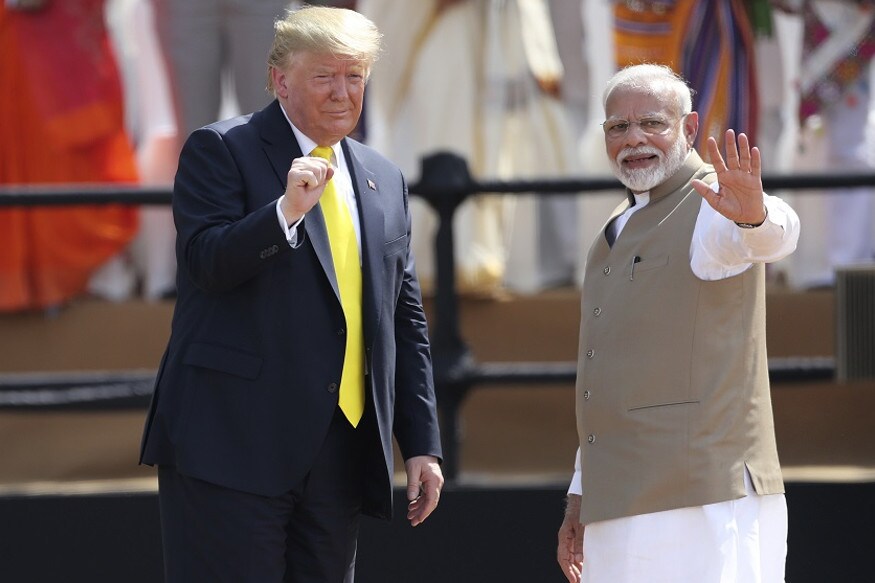 વૉશિંગટન : અમેરિકાના રાષ્ટ્રપ્રમુખ ડોનાલ્ડ ટ્રમ્પ (Donald Trump)એ કહ્યું કે ભારત પ્રવાસ તેમના માટે હંમેશા યાદગાર રહેશે. ટ્રમ્પ અમદાવાદના મોટેરા ખાતેના સરદાર પટેલ સ્ટેડિયમ (Motera Sardar Patel Stadium)માં ઉપસ્થિત ભીડથી ખૂબ ઉત્સાહિત જોવા મળ્યા. શનિવારે સાઉથ કૈરોલિયા (South Carolina)માં એક રેલીને સંબોધિત કરતાં તેઓએ કહ્યું કે ભીડને જોઈ તેઓ હવે કદાચ ભારતની જેમ ક્યારેય ઉત્સાહિત નહીં થાય. વૉશિંગટન : અમેરિકાના રાષ્ટ્રપ્રમુખ ડોનાલ્ડ ટ્રમ્પ (Donald Trump)એ કહ્યું કે ભારત પ્રવાસ તેમના માટે હંમેશા યાદગાર રહેશે. ટ્રમ્પ અમદાવાદના મોટેરા ખાતેના સરદાર પટેલ સ્ટેડિયમ (Motera Sardar Patel Stadium)માં ઉપસ્થિત ભીડથી ખૂબ ઉત્સાહિત જોવા મળ્યા. શનિવારે સાઉથ કૈરોલિયા (South Carolina)માં એક રેલીને સંબોધિત કરતાં તેઓએ કહ્યું કે ભીડને જોઈ તેઓ હવે કદાચ ભારતની જેમ ક્યારેય ઉત્સાહિત નહીં થાય.
