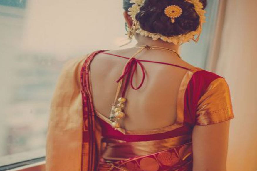 લોકડાઉન જાહેર થયું એ પહેલા તે વતન જતો રહ્યો હોવાથી તેની ધરપકડના ચક્રો ગતિમાન કરાયા છે.દોઢેક વર્ષ પહેલા યુવતિ અને તેનો પરિવાર જુનાગઢ શિવરાત્રી મેળામાં ગયો ત્યારે ક્રિષના ઉર્ફ કકન સાથે ઓળખાણ થઇ હતી. તે કુવાડવાના કારખાનામાં રહી કામ કરતો હોઇ અને યુવતિ રાજકોટ રહેતી હોઇ મેળાની મુલાકાત આગળ વધી હતી અને એ પછી બંને વચ્ચે પ્રેમ થયો હતો. (પ્રતિકાત્મક તસવીર) લોકડાઉન જાહેર થયું એ પહેલા તે વતન જતો રહ્યો હોવાથી તેની ધરપકડના ચક્રો ગતિમાન કરાયા છે.દોઢેક વર્ષ પહેલા યુવતિ અને તેનો પરિવાર જુનાગઢ શિવરાત્રી મેળામાં ગયો ત્યારે ક્રિષના ઉર્ફ કકન સાથે ઓળખાણ થઇ હતી. તે કુવાડવાના કારખાનામાં રહી કામ કરતો હોઇ અને યુવતિ રાજકોટ રહેતી હોઇ મેળાની મુલાકાત આગળ વધી હતી અને એ પછી બંને વચ્ચે પ્રેમ થયો હતો. (પ્રતિકાત્મક તસવીર)