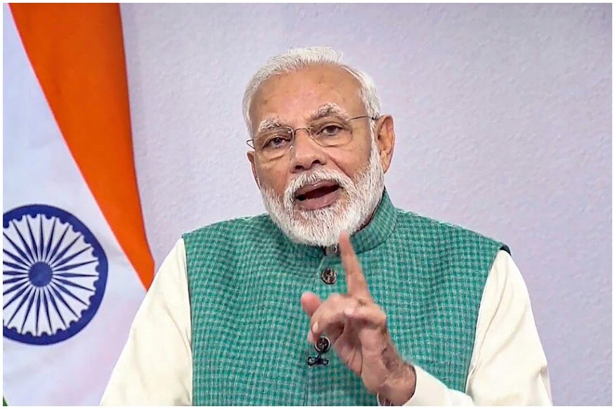 નવી દિલ્હીઃ કોરોના વાયરસ (Coronavirus)ને ખતમ કરવા માટે દુનિયાભરના દેશો માટે સૌથી મોટો પડકાર છે. ભારત (India)એ પણ તેના સંક્રમણને રોકવા માટે 21 દિવસ માટે લૉકડાઉન (Lockdown)ની લાગુ છે. તેમ છતાંય કોરોના પોઝિટિવ (COVID-19) દર્દીઓની સંખ્યા સતત વધી રહી છે. સાથોસાથ મોતનો આંકડો પણ દરરોજ વધી રહ્યો છે. 22 માર્ચથી અત્યાર સુધી ત્રણ ગણા કેસ થઈ ગયા છે. એવામાં મોદી સરકાર (Modi Government)એ આ વાયરસનો સામનો કરવા માટે ખાસ પ્લાન તૈયાર કર્યો છે. સરકારની રણનીતિને મંત્રાલયની વેબસાઇટ પર અપલોડ કરવામાં આવી છે. આવી એક નજર નાખીએ આ 20 પાનાઓમાં સરકારે કોરોનાને ખતમ કરવા માટે કેવા પ્રકારનો પ્લાન તૈયાર કર્યો છે. નવી દિલ્હીઃ કોરોના વાયરસ (Coronavirus)ને ખતમ કરવા માટે દુનિયાભરના દેશો માટે સૌથી મોટો પડકાર છે. ભારત (India)એ પણ તેના સંક્રમણને રોકવા માટે 21 દિવસ માટે લૉકડાઉન (Lockdown)ની લાગુ છે. તેમ છતાંય કોરોના પોઝિટિવ (COVID-19) દર્દીઓની સંખ્યા સતત વધી રહી છે. સાથોસાથ મોતનો આંકડો પણ દરરોજ વધી રહ્યો છે. 22 માર્ચથી અત્યાર સુધી ત્રણ ગણા કેસ થઈ ગયા છે. એવામાં મોદી સરકાર (Modi Government)એ આ વાયરસનો સામનો કરવા માટે ખાસ પ્લાન તૈયાર કર્યો છે. સરકારની રણનીતિને મંત્રાલયની વેબસાઇટ પર અપલોડ કરવામાં આવી છે. આવી એક નજર નાખીએ આ 20 પાનાઓમાં સરકારે કોરોનાને ખતમ કરવા માટે કેવા પ્રકારનો પ્લાન તૈયાર કર્યો છે.