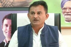 ધાનાણીએ કહ્યું, 'પરપ્રાંતીયોની ટિકિટ માટે કૉલ સેન્ટર શરૂ કર્યા', ક્યાં ફોન કરવો તે ન કહ્યુ