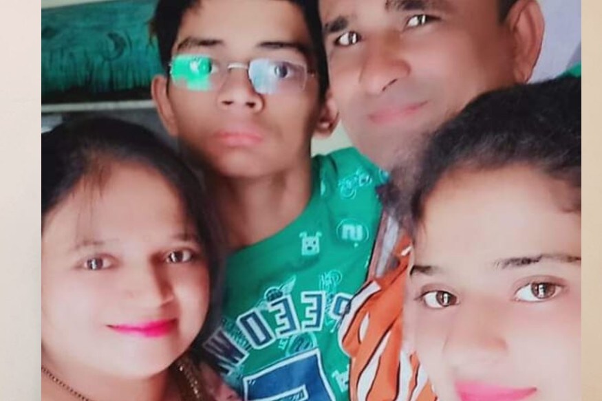 દક્ષાના પ્લાન પ્રમાણે ચોથી તારીખે સવારે 10 વાગ્યે પ્રિન્સને બેડ પરથી નીચે પછાડીને તેના દુપટ્ટા વડે ગળેટૂંપો આપી દીધો હતો. પોલીસ તપાસમાં આ નિષ્ઠુર માતાએ બીમાર પુત્રની સેવાથી કંટાળીને પગલું ભર્યું હોવાની કબૂલાત આપી હતી. દક્ષાના પ્લાન પ્રમાણે ચોથી તારીખે સવારે 10 વાગ્યે પ્રિન્સને બેડ પરથી નીચે પછાડીને તેના દુપટ્ટા વડે ગળેટૂંપો આપી દીધો હતો. પોલીસ તપાસમાં આ નિષ્ઠુર માતાએ બીમાર પુત્રની સેવાથી કંટાળીને પગલું ભર્યું હોવાની કબૂલાત આપી હતી.