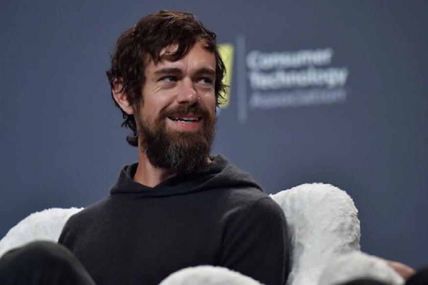 ટ્વિટરનાં સહ સ્થાપક (Twitter CEO ) અને મુખ્ય કાર્યકારી અધિકારી જેક ડોર્સીએ (Jack Dorsey) મંગળવારે કોરોના સામે લડવા માટે આર્થિક સહાય કરી છે. તેમણે કહ્યું કે, તે પોતાના ફંડ દ્વારા કોરોના વાયરસ (Coronavirus) સામે લડવા સંબંધિત કાર્યો માટે એક અરબ ડોલર આપી રહ્યાં છે. ડોર્સીએ ટ્વિટ કરીને કહ્યું કે, જ્યારે રોગચાળો ખતમ થઇ જશે ત્યારે ભંડોળનો ઉપયોગ બાળકીઓના શિક્ષણ અને આરોગ્ય માટે કરવામાં આવશે. ટ્વિટરનાં સહ સ્થાપક (Twitter CEO ) અને મુખ્ય કાર્યકારી અધિકારી જેક ડોર્સીએ (Jack Dorsey) મંગળવારે કોરોના સામે લડવા માટે આર્થિક સહાય કરી છે. તેમણે કહ્યું કે, તે પોતાના ફંડ દ્વારા કોરોના વાયરસ (Coronavirus) સામે લડવા સંબંધિત કાર્યો માટે એક અરબ ડોલર આપી રહ્યાં છે. ડોર્સીએ ટ્વિટ કરીને કહ્યું કે, જ્યારે રોગચાળો ખતમ થઇ જશે ત્યારે ભંડોળનો ઉપયોગ બાળકીઓના શિક્ષણ અને આરોગ્ય માટે કરવામાં આવશે.