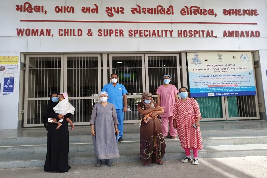 જે બાળકનું હજી સુધી નામ પણ નથી રાખી શકાયું તેના પર જેજુનલ એટ્રેસિયા નામની બીમારી હાવી બની હતી. નવજાતના માતા સીતાબેન જણાવ્યું હતું કે હું અને મારા પતિ અમારા બાળકની આતુરતાપૂર્વક રાહ જોઈ રહ્યા હતા. ડિલેવરી માટે હું હોસ્પિટલમાં દાખલ થઈ ત્યારે મારો કોરોનાનો રિપોર્ટ પોઝિટિવ આવ્યો. મારા બાળકને હોસ્પિટલમાં ઓબ્ઝર્વેશન હેઠળ રાખવામાં આવ્યું અને મને પહેલાં સમરસ હોસ્ટેલ અને ત્યારબાદ સોલા સિવિલમાં શિફ્ટ કરવામાં આવી હતી. બાળકને જન્મજાત આંતરડામાં તકલીફ હોવાને કારણે મળ-મૂત્રનો નિકાલ કરી શકતું ન હતું અને તેનું પેટ ફુલાઈ રહ્યું હતું. મારા બાળકને સિવિલ હોસ્પિટલ લાવ્યા હતા જ્યાં મારા બાળકનું સફળ ઓપરેશન કરાયું હતું. જે બાળકનું હજી સુધી નામ પણ નથી રાખી શકાયું તેના પર જેજુનલ એટ્રેસિયા નામની બીમારી હાવી બની હતી. નવજાતના માતા સીતાબેન જણાવ્યું હતું કે હું અને મારા પતિ અમારા બાળકની આતુરતાપૂર્વક રાહ જોઈ રહ્યા હતા. ડિલેવરી માટે હું હોસ્પિટલમાં દાખલ થઈ ત્યારે મારો કોરોનાનો રિપોર્ટ પોઝિટિવ આવ્યો. મારા બાળકને હોસ્પિટલમાં ઓબ્ઝર્વેશન હેઠળ રાખવામાં આવ્યું અને મને પહેલાં સમરસ હોસ્ટેલ અને ત્યારબાદ સોલા સિવિલમાં શિફ્ટ કરવામાં આવી હતી. બાળકને જન્મજાત આંતરડામાં તકલીફ હોવાને કારણે મળ-મૂત્રનો નિકાલ કરી શકતું ન હતું અને તેનું પેટ ફુલાઈ રહ્યું હતું. મારા બાળકને સિવિલ હોસ્પિટલ લાવ્યા હતા જ્યાં મારા બાળકનું સફળ ઓપરેશન કરાયું હતું.
