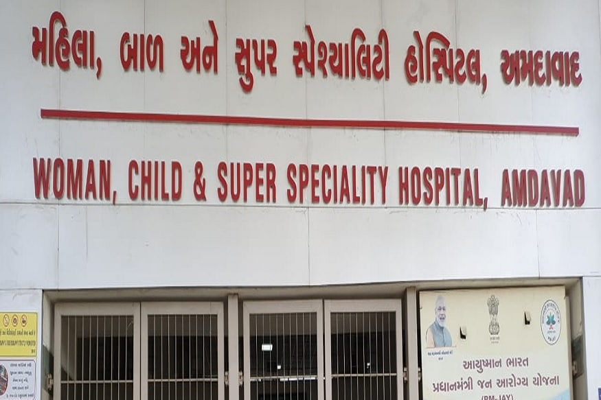 સર્જરી કર્યા બાદ 17 દિવસના આ બાળકને કોવિડ હોસ્પિટલમાં નવજાત બાળકો માટેના નિઓનેટલ ઇન્ટેન્સિવ કેર યુનિટમાં શિફ્ટ કરવામાં આવ્યું હતું.જ્યાં ડૉ. જોલી વૈષ્ણવ અને ડૉ. ચારૂલ પુરાણીના નેતૃત્વમાં પિડિયાટ્રિશયન્સની ટીમે બાળકની આવશ્યક સારસંભાળ રાખી. પિડિયાટ્રિક સર્જરીના હેડ ડૉ. રાકેશ જોશી દ્વારા બાળકને ઓપરેશન પછીની સર્જિકલ સારવાર આપવામાં આવી. ઓપરેશન કર્યા પછી બાળકની રિકવરી ઘણી સરળ રહી હતી અને હવે તેની હાલત સ્થિર છે. બાળક યોગ્ય રીતે સ્તનપાન પણ કરી રહ્યું છે અને તેનો કોરોના રિપોર્ટ પણ નેગેટિવ આવી ગયો છે. બાળકના માતા-પિતા ખૂબ રાહત અને ખુશી અનુભવી રહ્યા છે. સર્જરી કર્યા બાદ 17 દિવસના આ બાળકને કોવિડ હોસ્પિટલમાં નવજાત બાળકો માટેના નિઓનેટલ ઇન્ટેન્સિવ કેર યુનિટમાં શિફ્ટ કરવામાં આવ્યું હતું.જ્યાં ડૉ. જોલી વૈષ્ણવ અને ડૉ. ચારૂલ પુરાણીના નેતૃત્વમાં પિડિયાટ્રિશયન્સની ટીમે બાળકની આવશ્યક સારસંભાળ રાખી. પિડિયાટ્રિક સર્જરીના હેડ ડૉ. રાકેશ જોશી દ્વારા બાળકને ઓપરેશન પછીની સર્જિકલ સારવાર આપવામાં આવી. ઓપરેશન કર્યા પછી બાળકની રિકવરી ઘણી સરળ રહી હતી અને હવે તેની હાલત સ્થિર છે. બાળક યોગ્ય રીતે સ્તનપાન પણ કરી રહ્યું છે અને તેનો કોરોના રિપોર્ટ પણ નેગેટિવ આવી ગયો છે. બાળકના માતા-પિતા ખૂબ રાહત અને ખુશી અનુભવી રહ્યા છે.