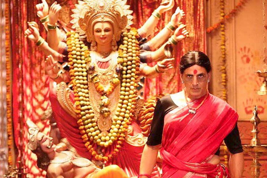 અક્ષય કુમાર ફિલ્મ ઇન્ડસ્ટ્રીના સૌથી વ્યસ્ત એક્ટર છે. વર્ષમાં તેમની ઓછામાં ઓછી 4 ફિલ્મો તો આવે જ છે. અક્ષય કુમાર એક માત્ર તેવા એક્ટર છે જેમને વર્ષ 2019માં અનેક હિટ ફિલ્મો આપી. એક્શન હિરોની સાથે હેરાફેરી જેવી ફિલ્મોથી અક્ષયે દમદાર અભિનય પણ કર્યો. અને કોમેડીમાં પણ પોતાનો ઝલવો બતાવ્યો. અક્ષય કુમારની આ વર્ષે પણ કેટલીક ફિલ્મો રીલિઝ થવા માટે તૈયાર છે. જેમાં બચ્ચન પાંડે, લક્ષ્મી બોમ્બ, બેલ બોટમ અને સૂર્યવંશી સામેલ છે. અક્ષય કુમાર ફિલ્મ ઇન્ડસ્ટ્રીના સૌથી વ્યસ્ત એક્ટર છે. વર્ષમાં તેમની ઓછામાં ઓછી 4 ફિલ્મો તો આવે જ છે. અક્ષય કુમાર એક માત્ર તેવા એક્ટર છે જેમને વર્ષ 2019માં અનેક હિટ ફિલ્મો આપી. એક્શન હિરોની સાથે હેરાફેરી જેવી ફિલ્મોથી અક્ષયે દમદાર અભિનય પણ કર્યો. અને કોમેડીમાં પણ પોતાનો ઝલવો બતાવ્યો. અક્ષય કુમારની આ વર્ષે પણ કેટલીક ફિલ્મો રીલિઝ થવા માટે તૈયાર છે. જેમાં બચ્ચન પાંડે, લક્ષ્મી બોમ્બ, બેલ બોટમ અને સૂર્યવંશી સામેલ છે.