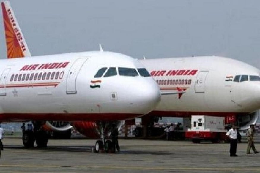 એરબસ A-320 ફરીથી 12 વાગ્યેને 30 મિનિટે પરત દિલ્હી પહોંચી ગઈ હતી. નિયમ અનુસાર બધા ક્રૂ મેમ્બરોને ક્વોરન્ટાઈન કરવામાં આવ્યા છે. હવે આ ફ્લાઈટને સેનિટાઈઝ કરવામાં આવશે. હવે રશિયામાં ફલાયેલા ભારતીયોને પાછા લાવવા માટે બીજી ફ્લાઈટ મોકલવામાં આવશે. (પ્રતિકાત્મક તસવીર) એરબસ A-320 ફરીથી 12 વાગ્યેને 30 મિનિટે પરત દિલ્હી પહોંચી ગઈ હતી. નિયમ અનુસાર બધા ક્રૂ મેમ્બરોને ક્વોરન્ટાઈન કરવામાં આવ્યા છે. હવે આ ફ્લાઈટને સેનિટાઈઝ કરવામાં આવશે. હવે રશિયામાં ફલાયેલા ભારતીયોને પાછા લાવવા માટે બીજી ફ્લાઈટ મોકલવામાં આવશે. (પ્રતિકાત્મક તસવીર)