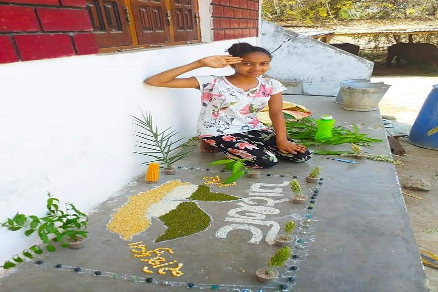 સંજય ટાંક, અમદાવાદ : કોરોના વાયરસનું સંક્રમણ વધતા સરકારી શાળાના શિક્ષકોને અનાજ વિતરણની કામગીરી સોંપાઈ હતી. આ કામગીરીની સાથે સમય કાઢીને અમદાવાદ જિલ્લાની એક સરકારી શાળાની અનોખી પ્રવૃત્તિ સામે આવી છે. શાળાએ યોજેલા ફ્રી સમર કૅમ્પમાં વિદ્યાર્થીઓની અદભૂત પ્રતિભા સામે આવી છે. નાના ભૂલકાઓના નાના હાથથી કરેલી પ્રવૃત્તિની તસવીરો જોઈને તમે પણ દંગ રહી જશો. સંજય ટાંક, અમદાવાદ : કોરોના વાયરસનું સંક્રમણ વધતા સરકારી શાળાના શિક્ષકોને અનાજ વિતરણની કામગીરી સોંપાઈ હતી. આ કામગીરીની સાથે સમય કાઢીને અમદાવાદ જિલ્લાની એક સરકારી શાળાની અનોખી પ્રવૃત્તિ સામે આવી છે. શાળાએ યોજેલા ફ્રી સમર કૅમ્પમાં વિદ્યાર્થીઓની અદભૂત પ્રતિભા સામે આવી છે. નાના ભૂલકાઓના નાના હાથથી કરેલી પ્રવૃત્તિની તસવીરો જોઈને તમે પણ દંગ રહી જશો.