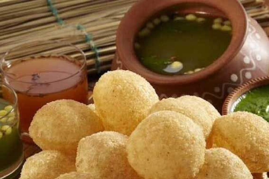 અન્ય એક ગ્રાહકે જણાવ્યુ કે, "તેમને સ્વાભાવ ખૂબ સારો હતો. હું છેલ્લા 10 વર્ષથી તેમની પાણીપુરી ખાઉ છું. મને અત્યારે 25મું વર્ષ ચાલે છે. હું 10 વર્ષ મોટો થઈ ગયો પરંતુ તેમની પાણીપુરીનો ટેસ્ટ પહેલા જેવો જ છે." અન્ય એક ગ્રાહકે જણાવ્યુ કે, "તેમને સ્વાભાવ ખૂબ સારો હતો. હું છેલ્લા 10 વર્ષથી તેમની પાણીપુરી ખાઉ છું. મને અત્યારે 25મું વર્ષ ચાલે છે. હું 10 વર્ષ મોટો થઈ ગયો પરંતુ તેમની પાણીપુરીનો ટેસ્ટ પહેલા જેવો જ છે."