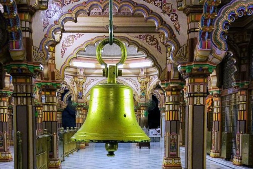 આ અંગે વાત કરતા કાલુપુર સ્વામિનારાયણ મંદિરના નિર્ગુણદાસજી સ્વામીએ જણાવ્યું હતું કે, "શિક્ષાપત્રીમાં સ્વામીનારાયણ ભગવાને આજ્ઞા આપી છે કે પોતાની અને બીજાની સુરક્ષા કરવી. કોરોના મહામારીને ધ્યાનમાં રાખીને 17મી જૂન સુધી મંદિર નહીં ખોલવાનો નિર્ણય કર્યો છે. 17મી તારીખે પણ જો યોગ્ય પરિસ્થિતિ હશે તો મંદિર ખોલાશે, નહીં તો ત્યારે કોઈ બીજો નિર્ણય કરાશે. મંદિર ખોલતી વખતે સરકાર તરફથી જાહેર કરવામાં આવેલા તમામ નિયમોનું પાલન કરવામાં આવશે." આ અંગે વાત કરતા કાલુપુર સ્વામિનારાયણ મંદિરના નિર્ગુણદાસજી સ્વામીએ જણાવ્યું હતું કે, "શિક્ષાપત્રીમાં સ્વામીનારાયણ ભગવાને આજ્ઞા આપી છે કે પોતાની અને બીજાની સુરક્ષા કરવી. કોરોના મહામારીને ધ્યાનમાં રાખીને 17મી જૂન સુધી મંદિર નહીં ખોલવાનો નિર્ણય કર્યો છે. 17મી તારીખે પણ જો યોગ્ય પરિસ્થિતિ હશે તો મંદિર ખોલાશે, નહીં તો ત્યારે કોઈ બીજો નિર્ણય કરાશે. મંદિર ખોલતી વખતે સરકાર તરફથી જાહેર કરવામાં આવેલા તમામ નિયમોનું પાલન કરવામાં આવશે."