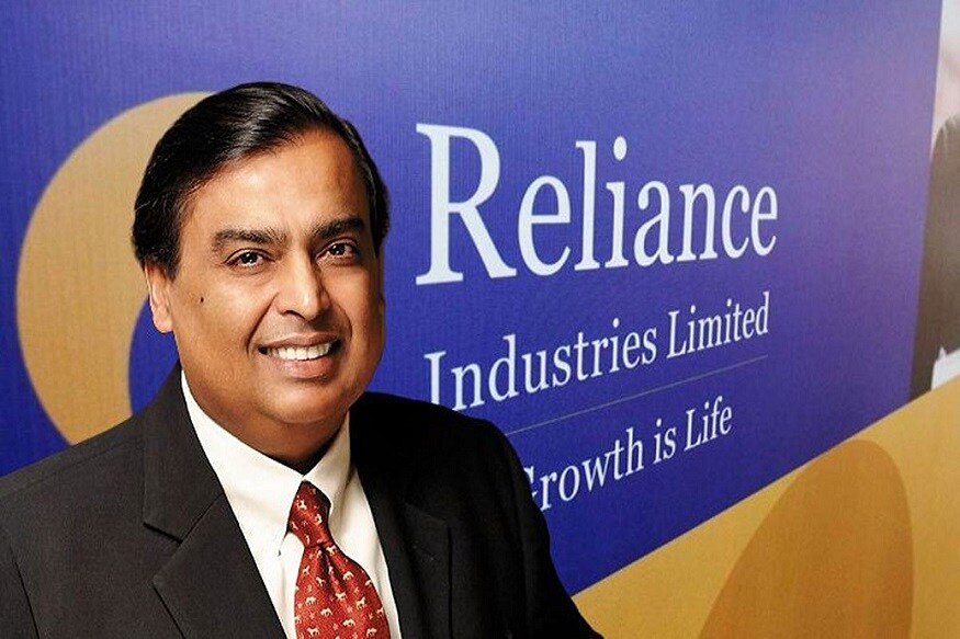 નવી દિલ્હીઃ રિલાયન્સ ઇન્ડસ્ટ્રીઝ (Reliance Industries Limited)ના ચેરમેન મુકેશ અંબાણી (Mukesh Ambani) વિશ્વના પાંચમા સૌથી અમીર વ્યક્તિ (Fifth Richest Person) બની ગયા છે. રિલાયન્સનો શૅર (RIL Stock) બુધવારે 2010 રૂપિયાને સ્પર્શી ગયો અને તેની સાથે જ તેમની કુલ સંપત્તિ 75 અજબ ડૉલર થઈ જતાં ફોર્બ્સ (Forbes)ની દસ અમીરોની યાદીમાં પાંચમાં સ્થાને આવી ગયા છે. નવી દિલ્હીઃ રિલાયન્સ ઇન્ડસ્ટ્રીઝ (Reliance Industries Limited)ના ચેરમેન મુકેશ અંબાણી (Mukesh Ambani) વિશ્વના પાંચમા સૌથી અમીર વ્યક્તિ (Fifth Richest Person) બની ગયા છે. રિલાયન્સનો શૅર (RIL Stock) બુધવારે 2010 રૂપિયાને સ્પર્શી ગયો અને તેની સાથે જ તેમની કુલ સંપત્તિ 75 અજબ ડૉલર થઈ જતાં ફોર્બ્સ (Forbes)ની દસ અમીરોની યાદીમાં પાંચમાં સ્થાને આવી ગયા છે.