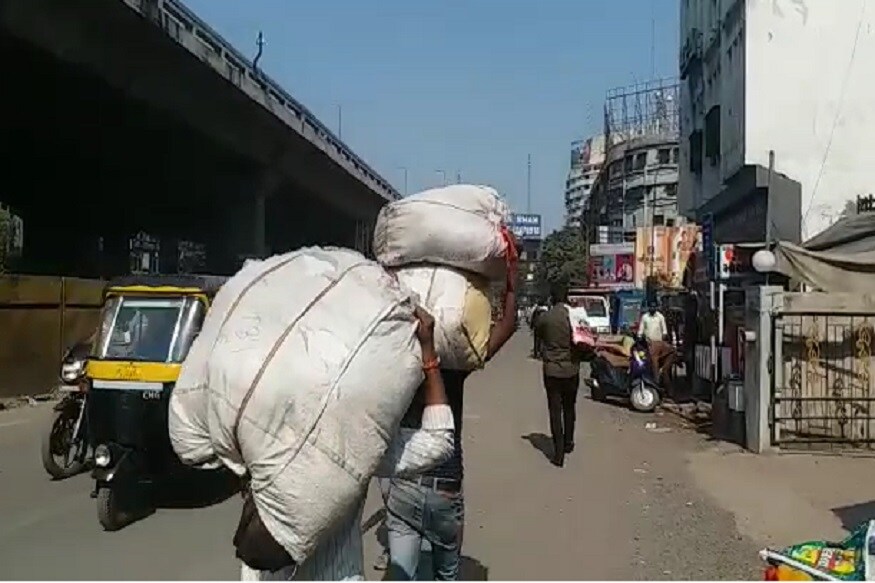 જોકે વેપારીઓની વાત માનીએ તો, લોકડાઉનને લઈને તેમને 300 કરોડનું નુકસાન થયું છે, અને થોડી ગાડી પાટા પર આવી રહી છે, ત્યારે જો કોરોના કેસ વધે તો માર્કેટ બંધ થાય તો તેમને નુકશાની વેઠવી પડે તેમ છે. જોકે વેપારીઓની વાત માનીએ તો, લોકડાઉનને લઈને તેમને 300 કરોડનું નુકસાન થયું છે, અને થોડી ગાડી પાટા પર આવી રહી છે, ત્યારે જો કોરોના કેસ વધે તો માર્કેટ બંધ થાય તો તેમને નુકશાની વેઠવી પડે તેમ છે.