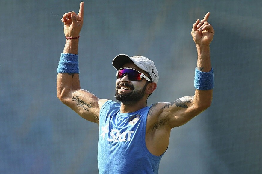 ભારતીય કેપ્ટન વિરાટ કોહલીના (Virat Kohli) ફેન્સ ખાલી ભારતમાં જ નહીં દુનિયાભરમાં છે. સોશિયલ મીડિયામાં કોહલીના અનેક ફોલોવર્સ છે. ઇન્સ્ટાગ્રામ પર કોહલીને અનેક ભારતીયો ફોલો કરે છે. અને સોશિયલ મીડિયા પ્લેટફોર્મ પર તેમના 62.1 મિલિયન એટલે કે 6 કરોડ 21 લાખ ફોલોવર છે. આ ફેન ફોલોઇંગના કારણે તે ઇન્સ્ટાગ્રામ પર પણ કમાણી કરવામાં ભારતીય ખેલાડીઓમાં ટૉપ 10માં છે. ભારતીય કેપ્ટન વિરાટ કોહલીના (Virat Kohli) ફેન્સ ખાલી ભારતમાં જ નહીં દુનિયાભરમાં છે. સોશિયલ મીડિયામાં કોહલીના અનેક ફોલોવર્સ છે. ઇન્સ્ટાગ્રામ પર કોહલીને અનેક ભારતીયો ફોલો કરે છે. અને સોશિયલ મીડિયા પ્લેટફોર્મ પર તેમના 62.1 મિલિયન એટલે કે 6 કરોડ 21 લાખ ફોલોવર છે. આ ફેન ફોલોઇંગના કારણે તે ઇન્સ્ટાગ્રામ પર પણ કમાણી કરવામાં ભારતીય ખેલાડીઓમાં ટૉપ 10માં છે.