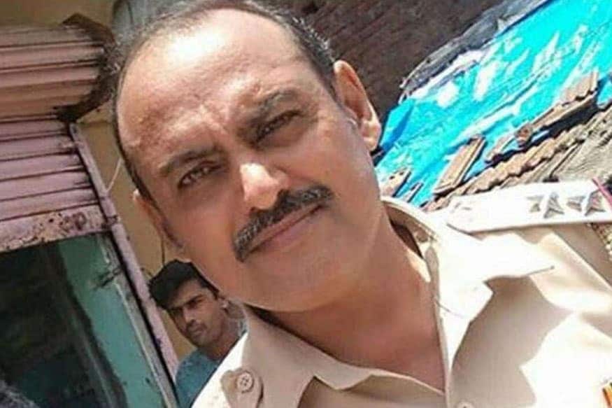 આ પછી ટીવીના અનેક શોનો ભાગ બની ચૂકેલા શફિક અંસારીની પણ મોતની ખબર આવી. 10 મેના રોજ તેનું નિધન થયું. ક્રાઇમ પેટ્રોલ સમેત અનેક ફિલ્મોમાં તેમણે નાના મોટા રોલ કર્યા હતા. અને ટીવી જગતે તેનો એક એક્ટર આ રીતે ગુમાવ્યો. આ પછી ટીવીના અનેક શોનો ભાગ બની ચૂકેલા શફિક અંસારીની પણ મોતની ખબર આવી. 10 મેના રોજ તેનું નિધન થયું. ક્રાઇમ પેટ્રોલ સમેત અનેક ફિલ્મોમાં તેમણે નાના મોટા રોલ કર્યા હતા. અને ટીવી જગતે તેનો એક એક્ટર આ રીતે ગુમાવ્યો.