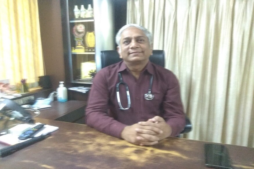 દિન પ્રતિદિન સાયબર ક્રાઈમની (cyber crime) ઘટનાઓ વધી રહી છે. અને ઓનલાઈન ટ્રાન્જેક્શન હોય કે ડિજિટલ પેમેન્ટ લોકોને છેતરવાના અવનવા હઠકંડા સાયબર ગઠીયા ઓ અપનાવી રહ્યા છે. ત્યારે સાયબર ક્રાઈમ કરનારા ઓ હવે દર્દીઓ માટે કે ડેડબોડી માટે એમ્બ્યુલન્સ (Ambulance) ભાડે આપતી હોસ્પિટલને (Hospital) પણ ટાર્ગેટ બનાવી રહ્યા છે ત્યારે એમ્બ્યુલન્સ ભાડે આપતી હોસ્પિટલને ડૉક્ટર્સ (Doctor) માટે ચેતવણી રૂપ કિસ્સો સામે આવ્યો છે. અને સાયબર ગઠીયા ના શિકાર બનેલા ડોક્ટર એ પોલીસ સ્ટેશનમાં આ મામલે ફરિયાદ નોંધાવી છે. (સંજય ટાંક, અમદાવાદ) દિન પ્રતિદિન સાયબર ક્રાઈમની (cyber crime) ઘટનાઓ વધી રહી છે. અને ઓનલાઈન ટ્રાન્જેક્શન હોય કે ડિજિટલ પેમેન્ટ લોકોને છેતરવાના અવનવા હઠકંડા સાયબર ગઠીયા ઓ અપનાવી રહ્યા છે. ત્યારે સાયબર ક્રાઈમ કરનારા ઓ હવે દર્દીઓ માટે કે ડેડબોડી માટે એમ્બ્યુલન્સ (Ambulance) ભાડે આપતી હોસ્પિટલને (Hospital) પણ ટાર્ગેટ બનાવી રહ્યા છે ત્યારે એમ્બ્યુલન્સ ભાડે આપતી હોસ્પિટલને ડૉક્ટર્સ (Doctor) માટે ચેતવણી રૂપ કિસ્સો સામે આવ્યો છે. અને સાયબર ગઠીયા ના શિકાર બનેલા ડોક્ટર એ પોલીસ સ્ટેશનમાં આ મામલે ફરિયાદ નોંધાવી છે. (સંજય ટાંક, અમદાવાદ)