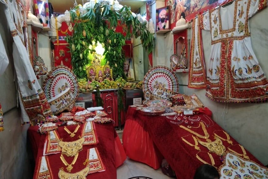 ભગવાન જગન્નાથજીના મામેરાના દર્શન થયાં છે. ત્યારે 143મી રથયાત્રા નિમિત્તે સાદગીપૂર્વક મામેરાનાં દર્શનનું આયોજન કરવામાં આવ્યું હતું. ભગવાન જગન્નાથજીના મામેરાના દર્શન થયાં છે. ત્યારે 143મી રથયાત્રા નિમિત્તે સાદગીપૂર્વક મામેરાનાં દર્શનનું આયોજન કરવામાં આવ્યું હતું.
