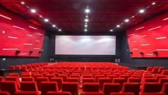 મિત્રો સાથે મૂવી જોવા અને મૉલમાં હેન્ગઆઉટ કરવા માંગો છો તો એવું તમે નહીં કરી શકો. હાલ મૉલ અને મલ્ટીપ્લેક્સ બંધ જ રહેશે. મિત્રો સાથે મૂવી જોવા અને મૉલમાં હેન્ગઆઉટ કરવા માંગો છો તો એવું તમે નહીં કરી શકો. હાલ મૉલ અને મલ્ટીપ્લેક્સ બંધ જ રહેશે.