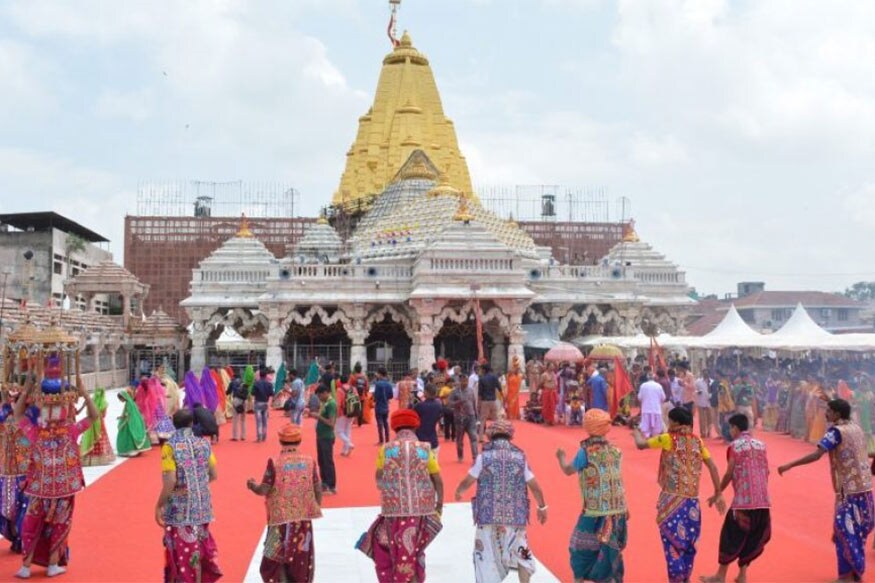 દર વખતે ભાદરવી પૂનમના મહામેળા માટે 25 લાખથી વધુ શ્રદ્ધાળુઓ અંબાજી ખાતે ઉમટી પડતા હોય છે. જોકે, ‘અનલોક-3’ની ગાઇડલાઇન પ્રમાણે 27 ઓગસ્ટથી 2 સપ્ટેમ્બર સુધી ભાદરવી પૂનમનો મેળો ઈતિહાસમાં પ્રથમવાર યોજાશે નહીં. પ્રવર્તમાન સંજોગોને પગલે અંબાજી મંદિરની સાથે પગપાળા સંઘો-સેવા કેમ્પો-શોભા યાત્રા સહિતની પ્રવૃત્તિઓ પર પણ પ્રતિબંધ મૂકવામાં આવ્યો છે. દર વખતે ભાદરવી પૂનમના મહામેળા માટે 25 લાખથી વધુ શ્રદ્ધાળુઓ અંબાજી ખાતે ઉમટી પડતા હોય છે. જોકે, ‘અનલોક-3’ની ગાઇડલાઇન પ્રમાણે 27 ઓગસ્ટથી 2 સપ્ટેમ્બર સુધી ભાદરવી પૂનમનો મેળો ઈતિહાસમાં પ્રથમવાર યોજાશે નહીં. પ્રવર્તમાન સંજોગોને પગલે અંબાજી મંદિરની સાથે પગપાળા સંઘો-સેવા કેમ્પો-શોભા યાત્રા સહિતની પ્રવૃત્તિઓ પર પણ પ્રતિબંધ મૂકવામાં આવ્યો છે.