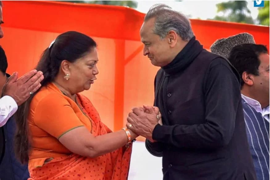 દરમિયાન ગઈકાલે સોમનાથમાં રાજસ્થાન કૉંગ્રેસના 6 ધારાસભ્યો માટે 9 રૂમ બૂક કરવામાં આવ્યા હતા. ધારાસભ્યો મીડિયાના કેમેરા સામે ગઈકાલે સોમનાથ મંદિરમાં પ્રવેશતા જોવા મળ્યા હતા. જોકે, મોડી રાત્રે તેઓ સાગર દર્શનમાંથી ગાયબ થઈ જતા ખળભળાટ મચ્યો હતો. ત (ફાઇલ તસવીર) દરમિયાન ગઈકાલે સોમનાથમાં રાજસ્થાન કૉંગ્રેસના 6 ધારાસભ્યો માટે 9 રૂમ બૂક કરવામાં આવ્યા હતા. ધારાસભ્યો મીડિયાના કેમેરા સામે ગઈકાલે સોમનાથ મંદિરમાં પ્રવેશતા જોવા મળ્યા હતા. જોકે, મોડી રાત્રે તેઓ સાગર દર્શનમાંથી ગાયબ થઈ જતા ખળભળાટ મચ્યો હતો. ત (ફાઇલ તસવીર)