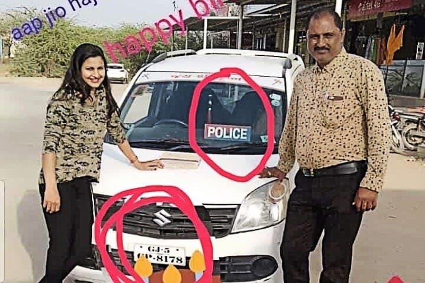કિર્તેશ પટેલ, સુરત : સુરતમાં (Surat) છેલ્લા બે દિવસથી મંત્રીના દીકરાની (Son of minidter kumar kanani) દાદાગીરી સાથે MLA લખેલું બોર્ડ ઉતારવી ને સોશિયલ મીડિયામાં વાહવાહ લુંટનારી આ મહિલા કર્મચારી (LRD sunita yadav)એ કાયદાનું મંત્રીના દીકરાને ભાન કરાવ્યુ અને મોટી મોટી વાતો કરી આ મહિલા કર્મચારી પોતાની પિતાની ગાડીમાં પોલીસ (Police sign on car of father) લખેલું બોર્ડ મૂકીને પોતે કાયદો તોડતી હોવાના વિડીયો વાયરલ થયો છે. ત્યારે પોતે કાયદાની રક્ષક હોવા છતાંય પોતે કાયદા તોડે છે અને લોકોને કાયદા નું પાલન કરવાનું કહેતી આ મહિલા પોલીસ કર્મચારી વિરુદ્ધ હવે સોશિયલ મીડિયામાં વિરોધ થવા લાગ્યો છે. કિર્તેશ પટેલ, સુરત : સુરતમાં (Surat) છેલ્લા બે દિવસથી મંત્રીના દીકરાની (Son of minidter kumar kanani) દાદાગીરી સાથે MLA લખેલું બોર્ડ ઉતારવી ને સોશિયલ મીડિયામાં વાહવાહ લુંટનારી આ મહિલા કર્મચારી (LRD sunita yadav)એ કાયદાનું મંત્રીના દીકરાને ભાન કરાવ્યુ અને મોટી મોટી વાતો કરી આ મહિલા કર્મચારી પોતાની પિતાની ગાડીમાં પોલીસ (Police sign on car of father) લખેલું બોર્ડ મૂકીને પોતે કાયદો તોડતી હોવાના વિડીયો વાયરલ થયો છે. ત્યારે પોતે કાયદાની રક્ષક હોવા છતાંય પોતે કાયદા તોડે છે અને લોકોને કાયદા નું પાલન કરવાનું કહેતી આ મહિલા પોલીસ કર્મચારી વિરુદ્ધ હવે સોશિયલ મીડિયામાં વિરોધ થવા લાગ્યો છે.