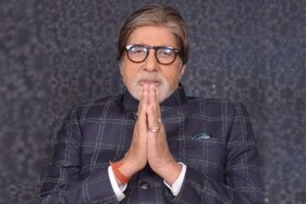 અમિતાભ બચ્ચને શેર કર્યો પરિવાર સાથે ફોટો, હાથ જોડીને માન્યો આભાર