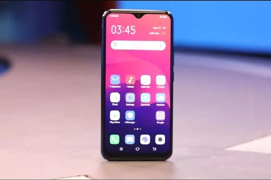 Vivo U10 સ્માર્ટફોન 9,990 રૂપિયામાં મળે છે વીવો યુ10માં Halo FullView, HD+IPS 6.35 ટચસ્ક્રીન ડિસ્પ્લે છે. જેનો એક્પેક્ટ રેશિયો 19.5.9 અને સ્ક્રીન ટૂ બોડી રેશિયા 81.91 છે. આ ફોન 720 ગુણ્યા 1544 પિક્સલ રે રેજોલ્યૂશન સાથે આવે છે. કેમેરાની વાત કરીએ તો Vivo u10માં ટ્રિપલ રેર કેમેરા સેટઅપ છે. જેમાં 13 મેગાપિક્સલ સેંસર, 8 મેગાપિક્સલ વાઇડ એંગલ લેંસ અને 2 મેગાપિક્સલ પોટ્રેટ શોર્ટ્સ f/2.4 અપર્ચર સાથે આપવામાં આવ્યું છે. ફોનના ફ્રંટમાં 8 મેગાપિક્સલ સેલ્ફી કેમેરા છે. Vivo યુ 10માં 5000mAh બેટરી છે. જે 18W ના ફાસ્ટ ચાર્ઝિંગને સપોર્ટ કરે છે. Vivo U10 સ્માર્ટફોન 9,990 રૂપિયામાં મળે છે વીવો યુ10માં Halo FullView, HD+IPS 6.35 ટચસ્ક્રીન ડિસ્પ્લે છે. જેનો એક્પેક્ટ રેશિયો 19.5.9 અને સ્ક્રીન ટૂ બોડી રેશિયા 81.91 છે. આ ફોન 720 ગુણ્યા 1544 પિક્સલ રે રેજોલ્યૂશન સાથે આવે છે. કેમેરાની વાત કરીએ તો Vivo u10માં ટ્રિપલ રેર કેમેરા સેટઅપ છે. જેમાં 13 મેગાપિક્સલ સેંસર, 8 મેગાપિક્સલ વાઇડ એંગલ લેંસ અને 2 મેગાપિક્સલ પોટ્રેટ શોર્ટ્સ f/2.4 અપર્ચર સાથે આપવામાં આવ્યું છે. ફોનના ફ્રંટમાં 8 મેગાપિક્સલ સેલ્ફી કેમેરા છે. Vivo યુ 10માં 5000mAh બેટરી છે. જે 18W ના ફાસ્ટ ચાર્ઝિંગને સપોર્ટ કરે છે.