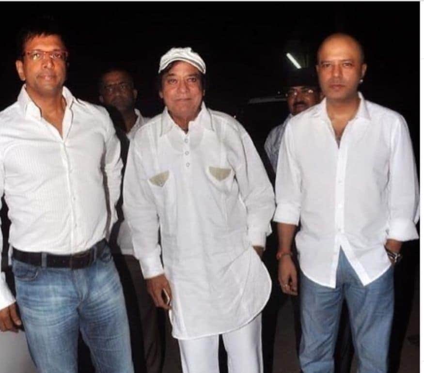 જાવેદ જાફરી અને નાવેદ જાફરી આજે બોલિવૂડનું જાણીતું નામ છે. જાવેદ જાફરી તેમના પિતાની જેમ જ પોતાના અલગ અંદાજ માટે જાણવામાં આવે છે. (Photo credit: instagram/@navedjafri_boo) જાવેદ જાફરી અને નાવેદ જાફરી આજે બોલિવૂડનું જાણીતું નામ છે. જાવેદ જાફરી તેમના પિતાની જેમ જ પોતાના અલગ અંદાજ માટે જાણવામાં આવે છે. (Photo credit: instagram/@navedjafri_boo)