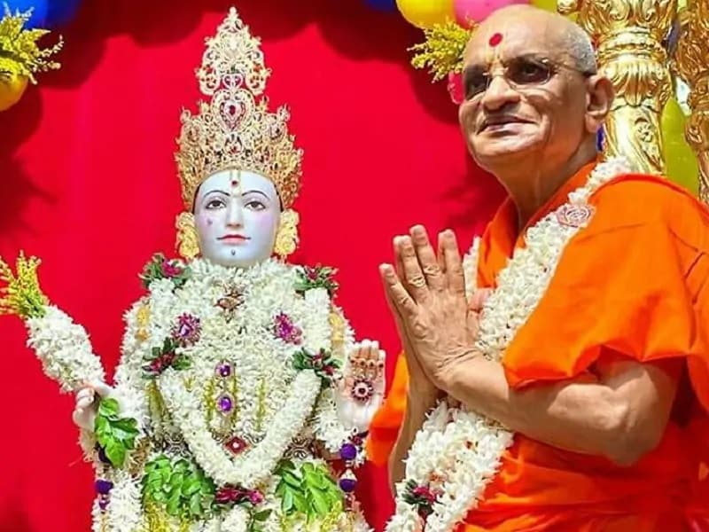 મણિનગર સ્વામિનારાયણ ગાદી સંસ્થાન તરફથી હરિભક્તોને અપીલ કરવામાં આવી છે કે, કોરોના વાયરસને કારણે કોઇએ પણ સ્વામિનારાયણ મંદિર મણિનગર તથા શ્રીમુક્તજીવન સ્વામીબાપાના સ્મૃતિ મંદિરના કમ્પાઉન્ડમાં આવવાનું નથી. ગુરૂ શિષ્યના નાતે અંતિમસંસ્કારવિધિ પૂર્ણ થયા પછી સ્નાનવિધિ કરવી. મણિનગર સ્વામિનારાયણ ગાદી સંસ્થાન તરફથી હરિભક્તોને અપીલ કરવામાં આવી છે કે, કોરોના વાયરસને કારણે કોઇએ પણ સ્વામિનારાયણ મંદિર મણિનગર તથા શ્રીમુક્તજીવન સ્વામીબાપાના સ્મૃતિ મંદિરના કમ્પાઉન્ડમાં આવવાનું નથી. ગુરૂ શિષ્યના નાતે અંતિમસંસ્કારવિધિ પૂર્ણ થયા પછી સ્નાનવિધિ કરવી.