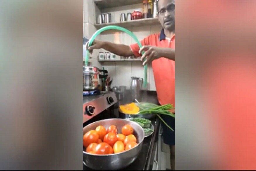 Video: શાકભાજીમાંથી કીટાણુ કાઢવા અજમાવ્યો 'ગજબ જુગાડ', IAS ઓફિસર બોલી - અતુલ્ય ભારત Video: શાકભાજીમાંથી કીટાણુ કાઢવા અજમાવ્યો 'ગજબ જુગાડ', IAS ઓફિસર બોલી - અતુલ્ય ભારત