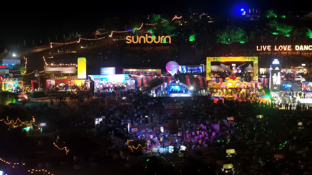 આ છે એશિયાનો સૌથી મોટો EDM ફેસ્ટિવલ સનબર્નની તસવીરો. જેમાં મોટી સંખ્યામાં લોકો જોડાયા હતા. (National Geographic/Gaurav Agarwal) આ છે એશિયાનો સૌથી મોટો EDM ફેસ્ટિવલ સનબર્નની તસવીરો. જેમાં મોટી સંખ્યામાં લોકો જોડાયા હતા. (National Geographic/Gaurav Agarwal)