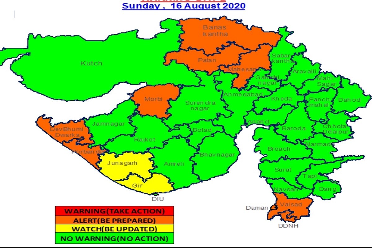 16 ઓગસ્ટના રોજ બનાસકાંઠા, પાટણ, મહેસાણા, મોરબી, દ્વારકા, પોરબંદર, વલસાડ, દમણ, દાદરા નગર હવેલીમાં ભારેથી અતિભારે વરસાદ પડશે. જ્યારે અન્ય જિલ્લામાં સામાન્ય વરસાદની આગાહી કરવામાં આવી છે. 16 ઓગસ્ટના રોજ બનાસકાંઠા, પાટણ, મહેસાણા, મોરબી, દ્વારકા, પોરબંદર, વલસાડ, દમણ, દાદરા નગર હવેલીમાં ભારેથી અતિભારે વરસાદ પડશે. જ્યારે અન્ય જિલ્લામાં સામાન્ય વરસાદની આગાહી કરવામાં આવી છે.