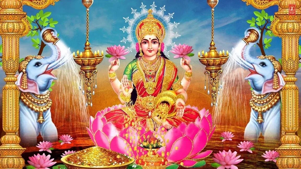સાથે જ કોરોના કાળમાં શક્ય હોય તો આ નવ દિવસ દરમિયાન ઓછામાં ઓછા લોકોને સંપર્કમાં આવો. અને હાથ સાફ કરવા સમેત ચોખ્ખી અને હવા ઉજાસ વાળી જગ્યાએ રહો. વધુમાં યોગ અને હળવી શ્વાસની કસરત કરીને શરીરને મજબૂત રાખો. તમે જેટલા ઓછા લોકોને આ નવ દિવસ દરમિયાન મળશો તેટલો જ સંક્રમણ થવાની સંભાવના ઓછી થશે. વળી મંદિરે પૂજા માટે જવાના બદલે ઘરે જ વિધિવત પૂજા કરો. જેથી નવ દિવસ દરમિયાન તમે કોરોનાથી દૂરી રાખીને માં પર તમારી આસ્થાની પૂર્તિ કરી શકો. સાથે જ કોરોના કાળમાં શક્ય હોય તો આ નવ દિવસ દરમિયાન ઓછામાં ઓછા લોકોને સંપર્કમાં આવો. અને હાથ સાફ કરવા સમેત ચોખ્ખી અને હવા ઉજાસ વાળી જગ્યાએ રહો. વધુમાં યોગ અને હળવી શ્વાસની કસરત કરીને શરીરને મજબૂત રાખો. તમે જેટલા ઓછા લોકોને આ નવ દિવસ દરમિયાન મળશો તેટલો જ સંક્રમણ થવાની સંભાવના ઓછી થશે. વળી મંદિરે પૂજા માટે જવાના બદલે ઘરે જ વિધિવત પૂજા કરો. જેથી નવ દિવસ દરમિયાન તમે કોરોનાથી દૂરી રાખીને માં પર તમારી આસ્થાની પૂર્તિ કરી શકો.