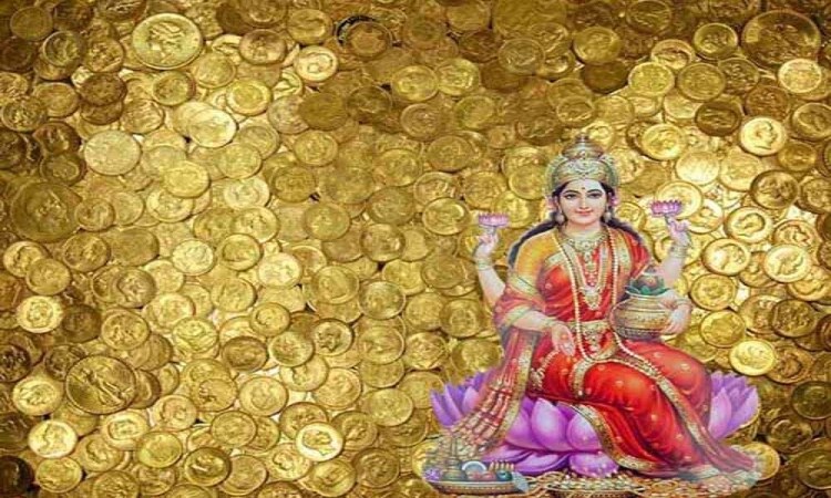 વધુમાં વ્રત દરમિયાન સુકામેવા, લીલા શાક, ફળ, પનીર વધારે લેવું. આ ઉપરાંત સામો અને ચોખા લઈ શકાય છે. બટેટાને બદલે શક્કરીયા લેવા જેમાં ફાયબરનું પ્રમાણ વધારે હોય છે. ફાયબરયુક્ત આહાર લેવાથી મેટાબોલિઝમ સુધરે છે અને શરીરમાંથી વિષાક્ત પદાર્થ બહાર નીકળી જાય છે. વધુમાં વ્રત દરમિયાન સુકામેવા, લીલા શાક, ફળ, પનીર વધારે લેવું. આ ઉપરાંત સામો અને ચોખા લઈ શકાય છે. બટેટાને બદલે શક્કરીયા લેવા જેમાં ફાયબરનું પ્રમાણ વધારે હોય છે. ફાયબરયુક્ત આહાર લેવાથી મેટાબોલિઝમ સુધરે છે અને શરીરમાંથી વિષાક્ત પદાર્થ બહાર નીકળી જાય છે.