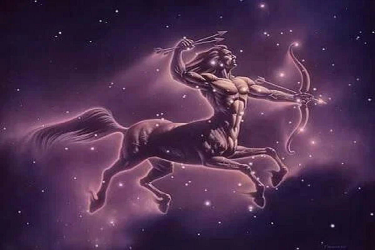 4- ધન રાશિ (centaur) :- આ રાશિનો સ્વામી ગુરુ છે. ગુરુને માન, સમ્માન અને વૈભવનો કારક માનવામાં આવે છે. કહેવાય છે કે આ રાશિના લોકો ભાગ્યશાળી હોય છે. કારણ કે ઓછી ઉંમરમાં પણ ધનવાન બની જાય છે. 4- ધન રાશિ (centaur) :- આ રાશિનો સ્વામી ગુરુ છે. ગુરુને માન, સમ્માન અને વૈભવનો કારક માનવામાં આવે છે. કહેવાય છે કે આ રાશિના લોકો ભાગ્યશાળી હોય છે. કારણ કે ઓછી ઉંમરમાં પણ ધનવાન બની જાય છે.