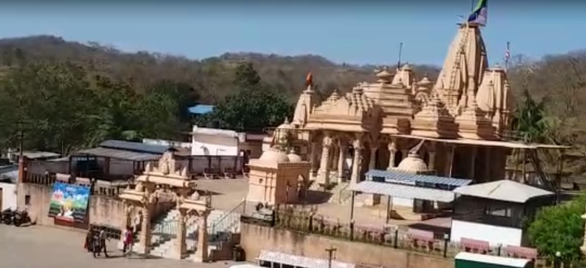 વધુમાં તેઓએ જણાવ્યું હતું કે તુલસીશ્યામ મંદિર નજીક BSNL નો મોબાઈલ ટાવર છે પરંતુ છેલ્લા ઘણા સમયથી બંધ હાલતમાં છે જેના કારણે ઓનલાઈન દર્શન પણ થઈ શકશે નહીં. વધુમાં તેઓએ જણાવ્યું હતું કે તુલસીશ્યામ મંદિર નજીક BSNL નો મોબાઈલ ટાવર છે પરંતુ છેલ્લા ઘણા સમયથી બંધ હાલતમાં છે જેના કારણે ઓનલાઈન દર્શન પણ થઈ શકશે નહીં.