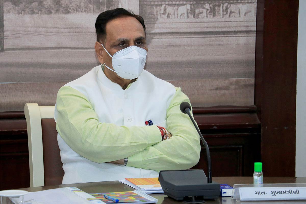 2022 સુધી તેઓ 20-20 ક્રિકેટ મેચ જેવી ઇંનિગ્સ ખેલવાના છે, કારણ કે આ વર્ષમાં સ્થાનિક સ્વરાજ્યની સંસ્થાઓની ચૂંટણી તેઓ પાર કરવાના છે. વિજય રૂપાણીએ માત્ર જીવરાજ મહેતાના શાસનનો જ નહીં તે ઉપરાંત બળવંત મહેતા (738), ધનશ્યામ ઓઝા (488), બાબુભાઇ જસભાઇ પટેલ (1253), છબીલદાસ મહેતા (391), સુરેશચંદ્ર મહેતા (338), શંકરસિંહ વાઘેલા (370), દિલીપ પરીખ (128) અને આનંદીબહેન પટેલના (808) દિવસના શાસનનો રેકોર્ડ તોડ્યો છે. 2022 સુધી તેઓ 20-20 ક્રિકેટ મેચ જેવી ઇંનિગ્સ ખેલવાના છે, કારણ કે આ વર્ષમાં સ્થાનિક સ્વરાજ્યની સંસ્થાઓની ચૂંટણી તેઓ પાર કરવાના છે. વિજય રૂપાણીએ માત્ર જીવરાજ મહેતાના શાસનનો જ નહીં તે ઉપરાંત બળવંત મહેતા (738), ધનશ્યામ ઓઝા (488), બાબુભાઇ જસભાઇ પટેલ (1253), છબીલદાસ મહેતા (391), સુરેશચંદ્ર મહેતા (338), શંકરસિંહ વાઘેલા (370), દિલીપ પરીખ (128) અને આનંદીબહેન પટેલના (808) દિવસના શાસનનો રેકોર્ડ તોડ્યો છે.