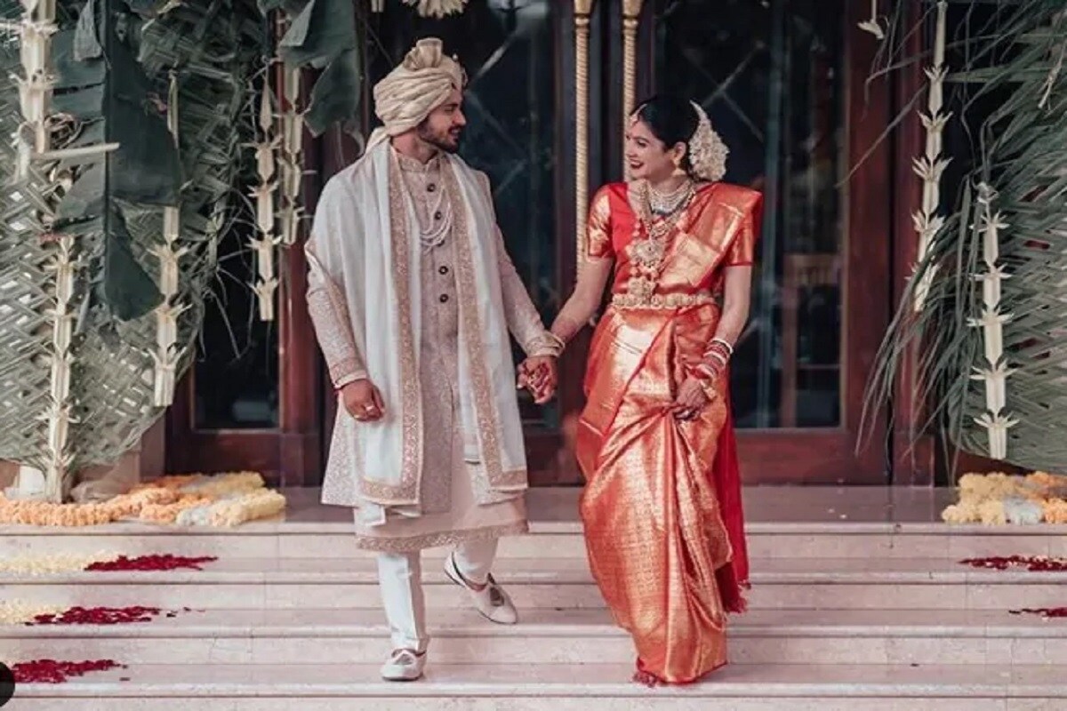 હાલ મનિષ પાંડે સનરાઇઝર્સ હૈદરાબાદની તાકાત છે. જો તેની પત્નીની વાત કરવામાં આવે તો આશ્રિતાનો જન્મ 16 જુલાઈ 1993માં મુંબઈમાં થયો હતો. તેણે માર્કેટિંગમાં એમબીએ કર્યું છે. હાલ મનિષ પાંડે સનરાઇઝર્સ હૈદરાબાદની તાકાત છે. જો તેની પત્નીની વાત કરવામાં આવે તો આશ્રિતાનો જન્મ 16 જુલાઈ 1993માં મુંબઈમાં થયો હતો. તેણે માર્કેટિંગમાં એમબીએ કર્યું છે.