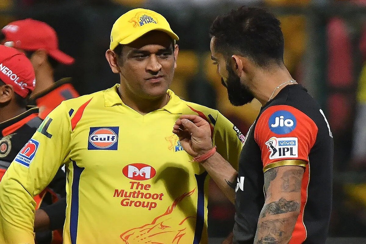 નવી દિલ્હી : ભારતમાં દર વર્ષે આઈપીએલ (IPL)ક્રિકેટના તહેવારની જેમ આયોજીત થાય છે. દુનિયાભરના ટોપ ખેલાડી લીગનો ભાગ બનવા માટે ભારત (India)આવે છે. જોકે આ વખતે ઘણા મોટા ટૂર્નામેન્ટની જેમ આઈપીએલ પણ કોરોના વાયરસ(Coronavirus)ની ઝપેટમાં આવી ગઈ છે. જોકે હવે આઈપીએલ 19 સપ્ટેમ્બરથી યૂએઈમાં રમાવવા તૈયાર છે. કોરોનાના કહેર વચ્ચે આ ટૂર્નામેન્ટનું આયોજન આસાન નથી. જોકે બીસીસીઆઈએ પૂરી તૈયારી કરી લીધી છે. બીસીસીઆઈએ જે એસઓપી તૈયાર કરી છે તેની મદદથી ખેલાડીઓ અને લીગને કોરોનાના ખતરાથી દૂર રાખવામાં આવશે. નવી દિલ્હી : ભારતમાં દર વર્ષે આઈપીએલ (IPL)ક્રિકેટના તહેવારની જેમ આયોજીત થાય છે. દુનિયાભરના ટોપ ખેલાડી લીગનો ભાગ બનવા માટે ભારત (India)આવે છે. જોકે આ વખતે ઘણા મોટા ટૂર્નામેન્ટની જેમ આઈપીએલ પણ કોરોના વાયરસ(Coronavirus)ની ઝપેટમાં આવી ગઈ છે. જોકે હવે આઈપીએલ 19 સપ્ટેમ્બરથી યૂએઈમાં રમાવવા તૈયાર છે. કોરોનાના કહેર વચ્ચે આ ટૂર્નામેન્ટનું આયોજન આસાન નથી. જોકે બીસીસીઆઈએ પૂરી તૈયારી કરી લીધી છે. બીસીસીઆઈએ જે એસઓપી તૈયાર કરી છે તેની મદદથી ખેલાડીઓ અને લીગને કોરોનાના ખતરાથી દૂર રાખવામાં આવશે.