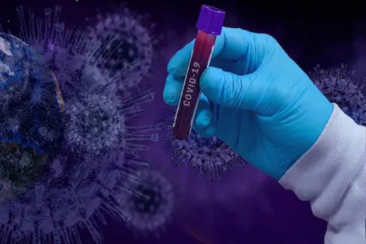 રોહતક: હેપેટાઈટિસ-સી (Hepatitis-C)ની દવા ખાનાર દર્દી પર કરોના (Corona Virus)ની એસર દેખાતી નથી. અનેક દેશમાં આ દવાનું ટ્રાયલ ચાલી રહ્યું છે, અને ભારતમાં પણ તેના પર રિસર્ચ કરવામાં આવી રહ્યું છે. રોહતક પીજીઐઆઈએ અત્યાર સુધીમાં 2000 એવા દર્દી ચિન્હીત કર્યા, જે Hepatitis-C અથવા કાળા પીળિયાની દવા લઈ રહ્યા છે. તેમાંથી કોઈના પર પણ કોરોનાની અસર જોવા નથી મળી. રોહતક: હેપેટાઈટિસ-સી (Hepatitis-C)ની દવા ખાનાર દર્દી પર કરોના (Corona Virus)ની એસર દેખાતી નથી. અનેક દેશમાં આ દવાનું ટ્રાયલ ચાલી રહ્યું છે, અને ભારતમાં પણ તેના પર રિસર્ચ કરવામાં આવી રહ્યું છે. રોહતક પીજીઐઆઈએ અત્યાર સુધીમાં 2000 એવા દર્દી ચિન્હીત કર્યા, જે Hepatitis-C અથવા કાળા પીળિયાની દવા લઈ રહ્યા છે. તેમાંથી કોઈના પર પણ કોરોનાની અસર જોવા નથી મળી.