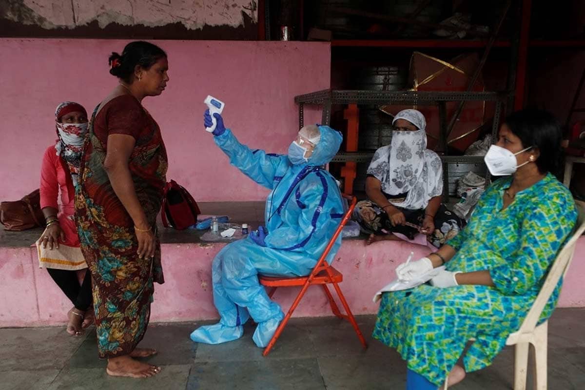 નવી દિલ્હીઃ કોરોના વાયરસ (Coronavirus)ના સંક્રમણના કારણે દેશમાં અત્યાર સુધીમાં 44 હજારથી વધુ લોકોએ પોતાના જીવ ગુમાવ્યા છે. જ્યારે રોજેરોજ જાહેર થતાં આંકડા મુજબ, 24 કલાકમાં 62,064 નવા કેસો નોંધાયા છે. બીજી તરફ એક જ દિવસમાં 1,007 દર્દીઓએ કોરોનાના કારણે જીવ ગુમાવ્યો છે. દેશમાં કુલ સંક્રમિતોની સંખ્યા 22,15,075એ પહોંચી ગઈ છે. (પ્રતીકાત્મક તસવીર) નવી દિલ્હીઃ કોરોના વાયરસ (Coronavirus)ના સંક્રમણના કારણે દેશમાં અત્યાર સુધીમાં 44 હજારથી વધુ લોકોએ પોતાના જીવ ગુમાવ્યા છે. જ્યારે રોજેરોજ જાહેર થતાં આંકડા મુજબ, 24 કલાકમાં 62,064 નવા કેસો નોંધાયા છે. બીજી તરફ એક જ દિવસમાં 1,007 દર્દીઓએ કોરોનાના કારણે જીવ ગુમાવ્યો છે. દેશમાં કુલ સંક્રમિતોની સંખ્યા 22,15,075એ પહોંચી ગઈ છે. (પ્રતીકાત્મક તસવીર)