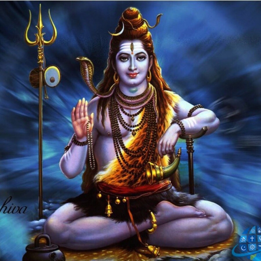 ભગવાન શિવના 12 જ્યોતિલિંગના ક્રમ મુજબ મલ્લિકાર્જુન સ્વામીનું જ્યોતિલિંગ ચોથા ક્રમે આવે છે. આ જ્યોતિલિંગ આંધ્રપ્રદેશના કુન્નુર જિલ્લામાં કુષ્ણા નદીના કિનારે મલ્લિકાર્જૂન મંદિર આવેલું છે. જેની શ્રીસેલમ જ્યોતિલિંગ પણ કહેવાય છે. સ્કંદ પુરાણમાં આ મામલે એક આખો અધ્યાય છે જે આ જ્યોતિલિંગના મહત્વને વર્ણાવે છે. ભગવાન શિવના 12 જ્યોતિલિંગના ક્રમ મુજબ મલ્લિકાર્જુન સ્વામીનું જ્યોતિલિંગ ચોથા ક્રમે આવે છે. આ જ્યોતિલિંગ આંધ્રપ્રદેશના કુન્નુર જિલ્લામાં કુષ્ણા નદીના કિનારે મલ્લિકાર્જૂન મંદિર આવેલું છે. જેની શ્રીસેલમ જ્યોતિલિંગ પણ કહેવાય છે. સ્કંદ પુરાણમાં આ મામલે એક આખો અધ્યાય છે જે આ જ્યોતિલિંગના મહત્વને વર્ણાવે છે.