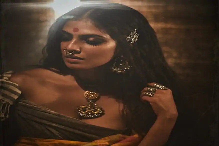 મીડિયા રિપોર્ટ પ્રમાણે માલવિકા અને વિક્કી કૌશલનાં લિંકઅપની વાતો ચાલે છે. હરલીન શેટ્ટી સાથે બ્રેકઅપ બાદ વિક્કી અને માલવિકા મોહન ડેટ કરતા હોવાની વાતો ચર્ચાઇ રહી છે. (PHOTO: INSTAGRAM) મીડિયા રિપોર્ટ પ્રમાણે માલવિકા અને વિક્કી કૌશલનાં લિંકઅપની વાતો ચાલે છે. હરલીન શેટ્ટી સાથે બ્રેકઅપ બાદ વિક્કી અને માલવિકા મોહન ડેટ કરતા હોવાની વાતો ચર્ચાઇ રહી છે. (PHOTO: INSTAGRAM)