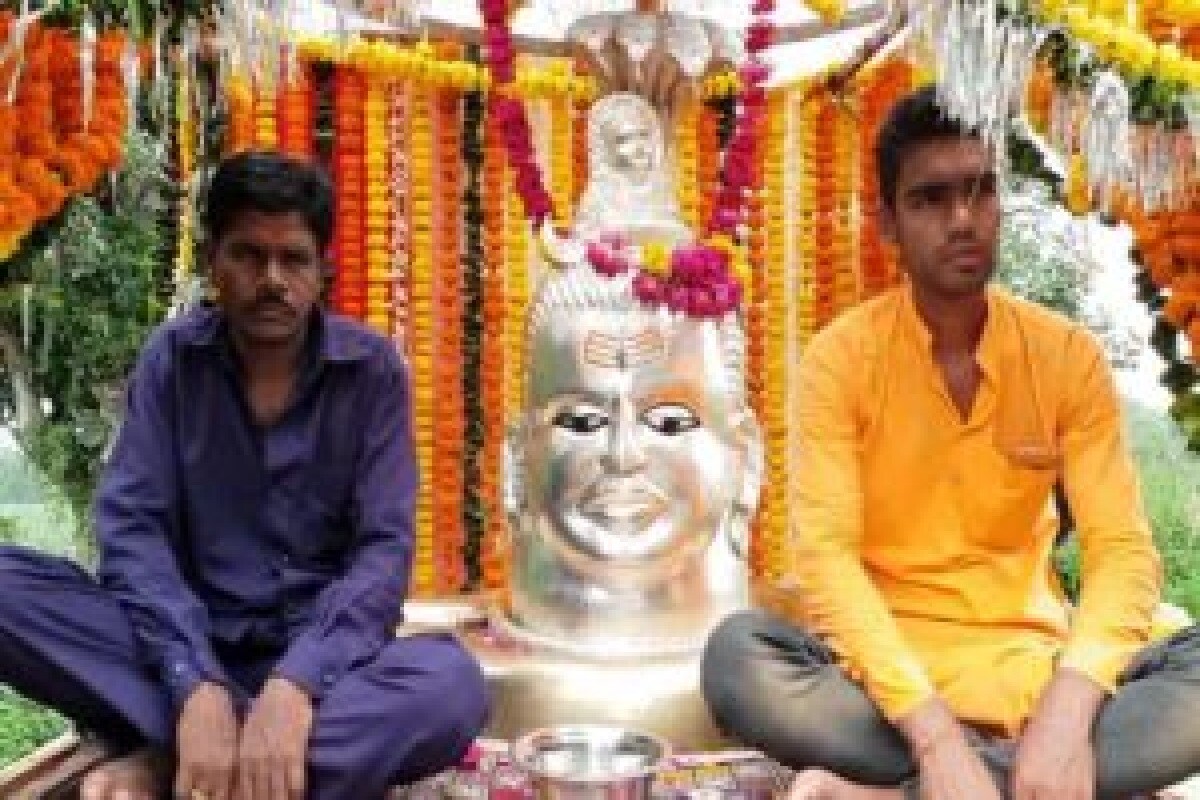 આ સિવાય માલવાના નગરાધિપતિ શ્રી બાબા બૈઝનાથ મહાદેવની તસવીર. દર વર્ષે તેમની શાહી સવારી પણ નીકળે છે. આ સિવાય માલવાના નગરાધિપતિ શ્રી બાબા બૈઝનાથ મહાદેવની તસવીર. દર વર્ષે તેમની શાહી સવારી પણ નીકળે છે.
