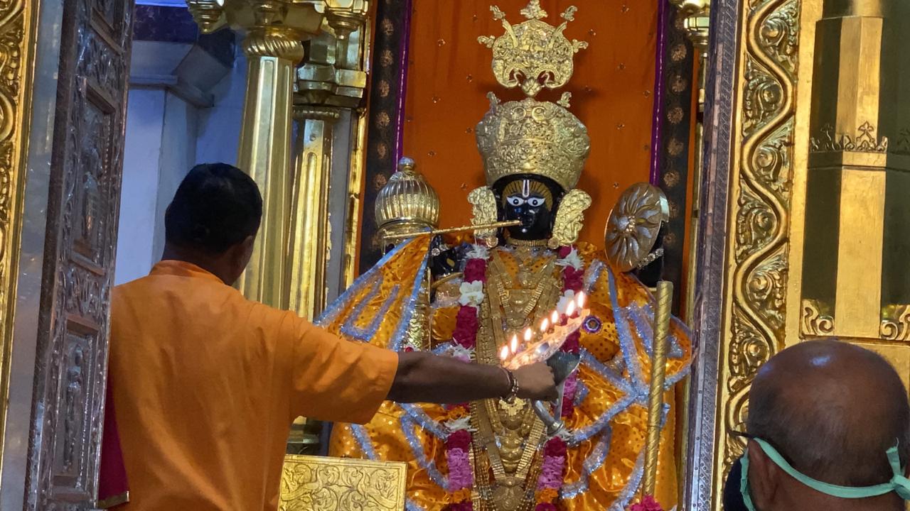 શામળાજીનાં ભક્તો માટે ખાસ ઓનલાઇન આરતી અને દર્શનનું સુવિધા કરવામાં આવી છે. જેનાથી ભક્તો પોતાના નાથના અલૌકિક રૂપનાં દર્શન કરી શકે. શામળાજીનાં ભક્તો માટે ખાસ ઓનલાઇન આરતી અને દર્શનનું સુવિધા કરવામાં આવી છે. જેનાથી ભક્તો પોતાના નાથના અલૌકિક રૂપનાં દર્શન કરી શકે.
